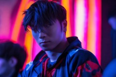 LPL亚洲对抗赛失利背后：选手Elk直言团队士气受损，赛程密集与选手福利问题引关注